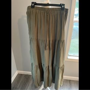 Olive green maxi skirt Medium